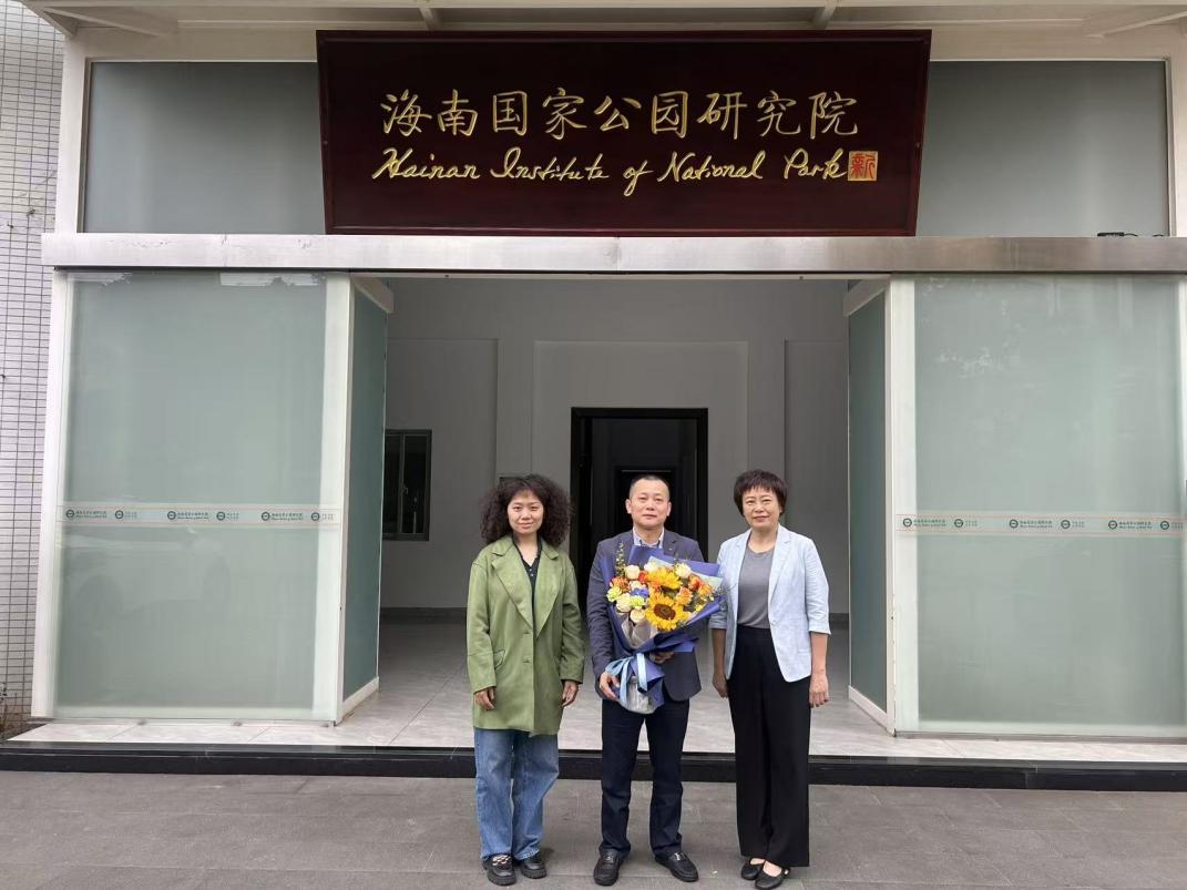 8a317b71cda23eb2126a2687ddb3c927